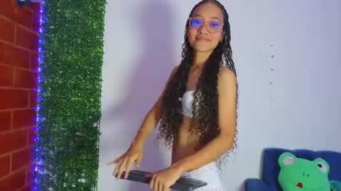 Snapshot of athenea_03 chatting on June 2026 06:52:02 AM Athenea online show from June 2026 06:52:02 AM