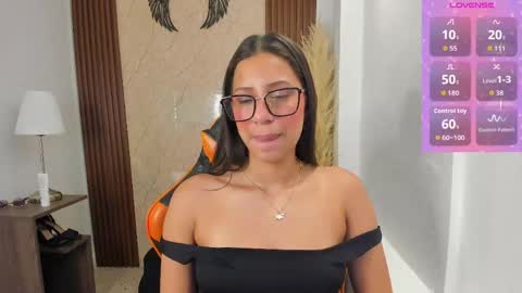 Atiena online show from May 2026 07:09:02 PM