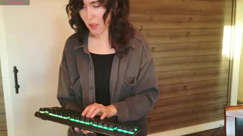 audradeer online show from October 2025 12:28:01 PM