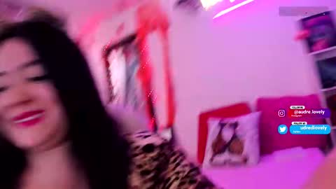 Andrea online show from October 2025 10:49:01 AM