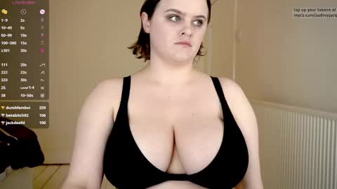 Audrey Jacq online show from February 2026 05:58:01 PM