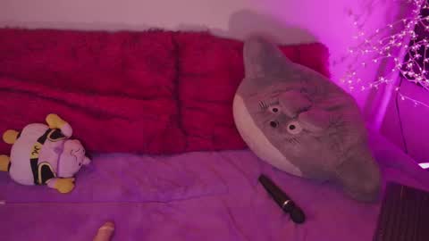 aura_rouss online show from November 2025 11:27:01 PM