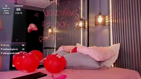 Aura online show from February 2025 04:12:02 PM