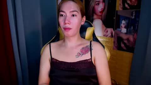 Miss awra online show from October 2025 05:52:02 AM