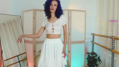 Lana online show from October 2025 06:44:01 AM