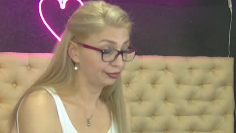 Snapshot of auramilff chatting on May 2026 02:00:01 PM auramilff online show from May 2026 02:00:01 PM