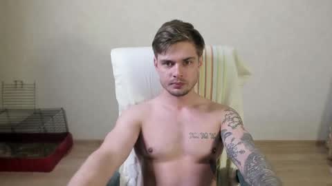 Snapshot of aurelius_x1 chatting on May 2026 04:31:01 AM Maks online show from May 2026 04:31:01 AM