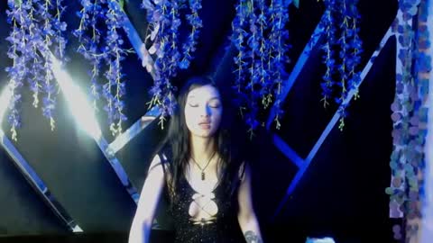 aurora online show from September 2025 05:02:02 PM