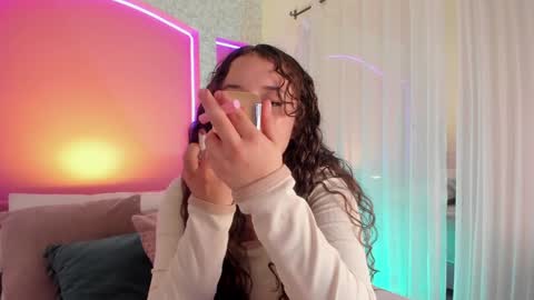 Aurora online show from December 2024 07:41:02 PM