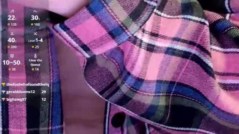 Aurora online show from October 2025 08:43:02 PM