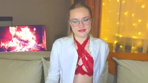 Kate online show from December 2024 04:42:01 PM