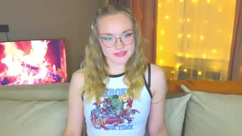 Kate online show from December 2024 07:43:02 PM