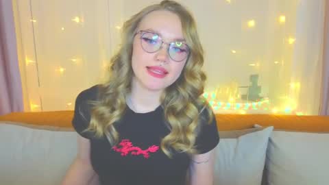 Kate online show from February 2025 07:11:01 PM