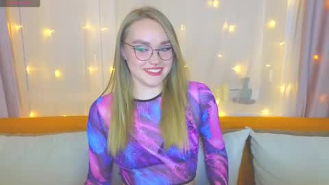 Kate online show from March 2025 04:17:02 PM