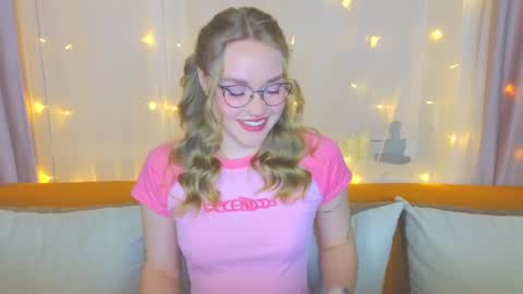 Kate online show from March 2025 04:50:02 PM