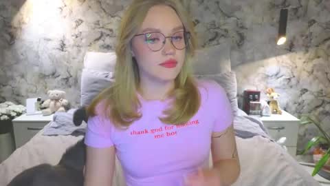 Kate online show from November 2025 01:55:01 PM