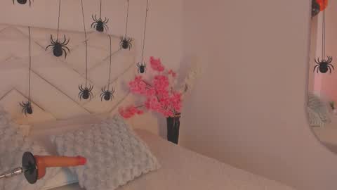 Madison online show from October 2025 07:58:01 PM