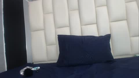 Snapshot of auroraa_miller chatting on December 2024 12:23:02 PM auroraa_miller online show from December 2024 12:23:02 PM