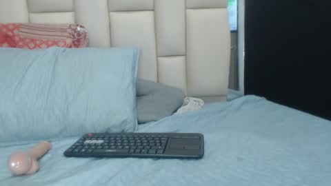 Snapshot of auroraa_miller chatting on January 2025 03:12:01 PM auroraa_miller online show from January 2025 03:12:01 PM