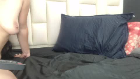 Snapshot of auroraa_miller chatting on January 2025 06:20:01 PM auroraa_miller online show from January 2025 06:20:01 PM