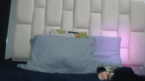 Snapshot of auroraa_miller chatting on January 2025 12:19:02 PM auroraa_miller online show from January 2025 12:19:02 PM