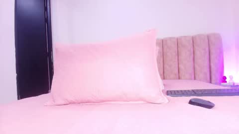 Snapshot of auroraa_miller chatting on November 2025 11:51:02 AM auroraa_miller online show from November 2025 11:51:02 AM