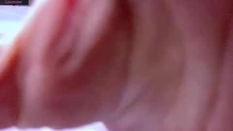 Snapshot of aurorablusssh_ chatting on December 2025 10:48:02 PM Aurora Follow me online show from December 2025 10:48:02 PM