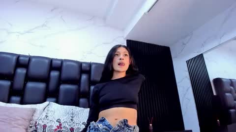 Aurora online show from December 2025 02:31:02 AM