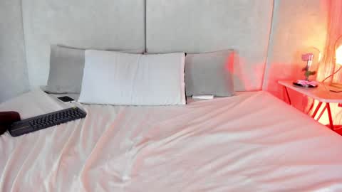 Snapshot of auroradurand chatting on February 2025 03:12:01 AM ... ... online show from February 2025 03:12:01 AM