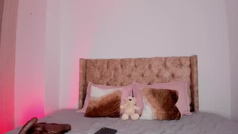 Snapshot of auroradurand chatting on September 2025 10:02:01 PM ... ... online show from September 2025 10:02:01 PM