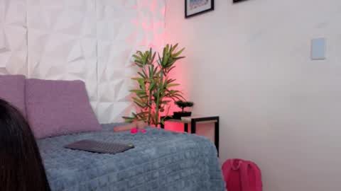 aurora online show from October 2025 07:37:02 PM