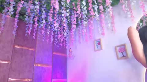 aurora online show from November 2025 08:12:01 PM