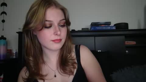 Snapshot of auroralightz1 chatting on January 2026 05:22:01 AM auroralightz1 online show from January 2026 05:22:01 AM