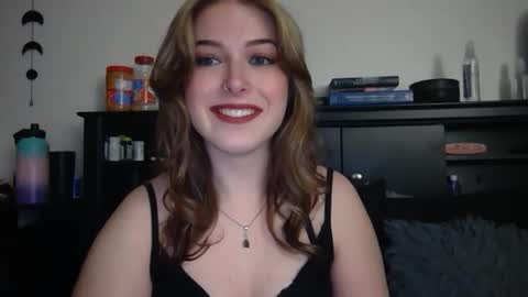 Snapshot of auroralightz1 chatting on February 2026 04:44:01 AM auroralightz1 online show from February 2026 04:44:01 AM