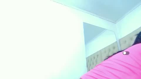 Aurora online show from October 2025 04:29:02 PM