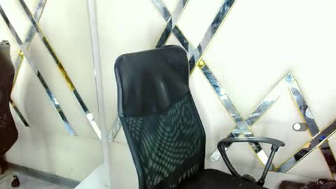 Aurora online show from October 2025 11:05:02 PM