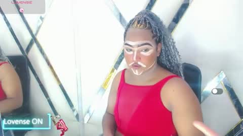 Aurora online show from November 2025 07:02:02 PM