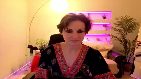 Snapshot of aurorascript chatting on November 2025 08:31:01 PM Aurora online show from November 2025 08:31:01 PM