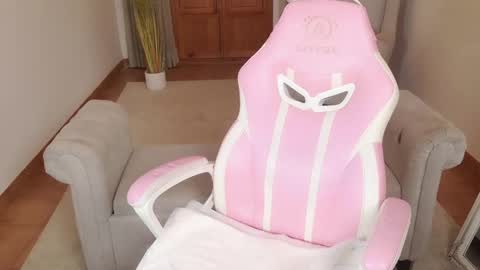 Aurora online show from March 2026 10:06:01 PM