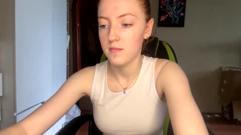 Snapshot of auroraviolet_ chatting on June 2026 11:32:01 AM auroraviolet_ online show from June 2026 11:32:01 AM