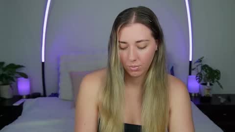 aussielulu online show from October 2025 03:48:01 AM