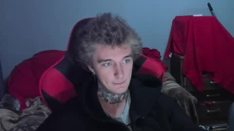 Snapshot of austen_milker chatting on November 2025 07:03:02 PM Austen online show from November 2025 07:03:02 PM