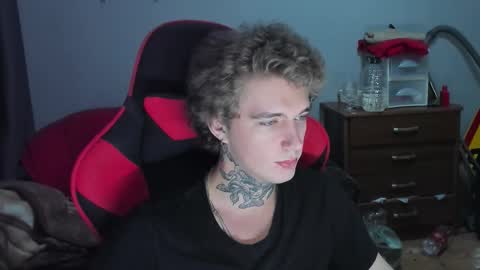 Snapshot of austen_milker chatting on November 2025 08:23:02 PM Austen online show from November 2025 08:23:02 PM