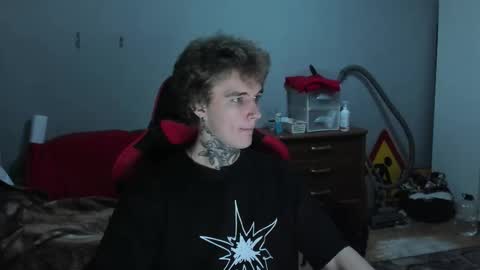 Snapshot of austen_milker chatting on December 2025 03:32:02 PM Austen online show from December 2025 03:32:02 PM