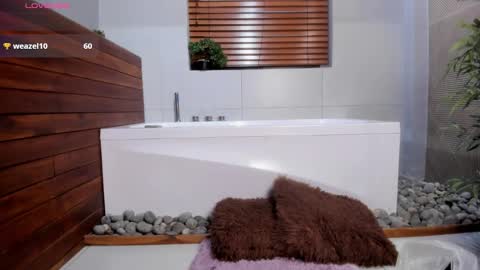 Snapshot of austinjones_ chatting on October 2025 08:40:01 PM Austin online show from October 2025 08:40:01 PM