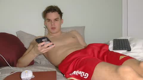 Snapshot of auston_r1ch chatting on January 2025 07:03:01 PM Auston 3 online show from January 2025 07:03:01 PM
