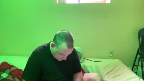 Snapshot of auz1812 chatting on December 2025 07:21:01 PM Auz online show from December 2025 07:21:01 PM