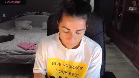 Ava online show from November 2025 11:54:01 AM