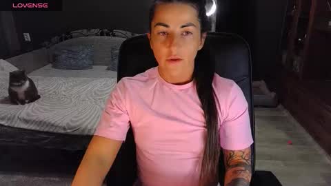 Ava online show from November 2025 06:19:02 PM