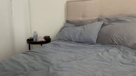 Ava  online show from September 2025 01:38:01 AM